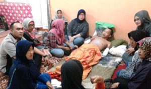 Perwakilan Ikasmansa saat berkunjung ke kediaman Adi Prasetyo